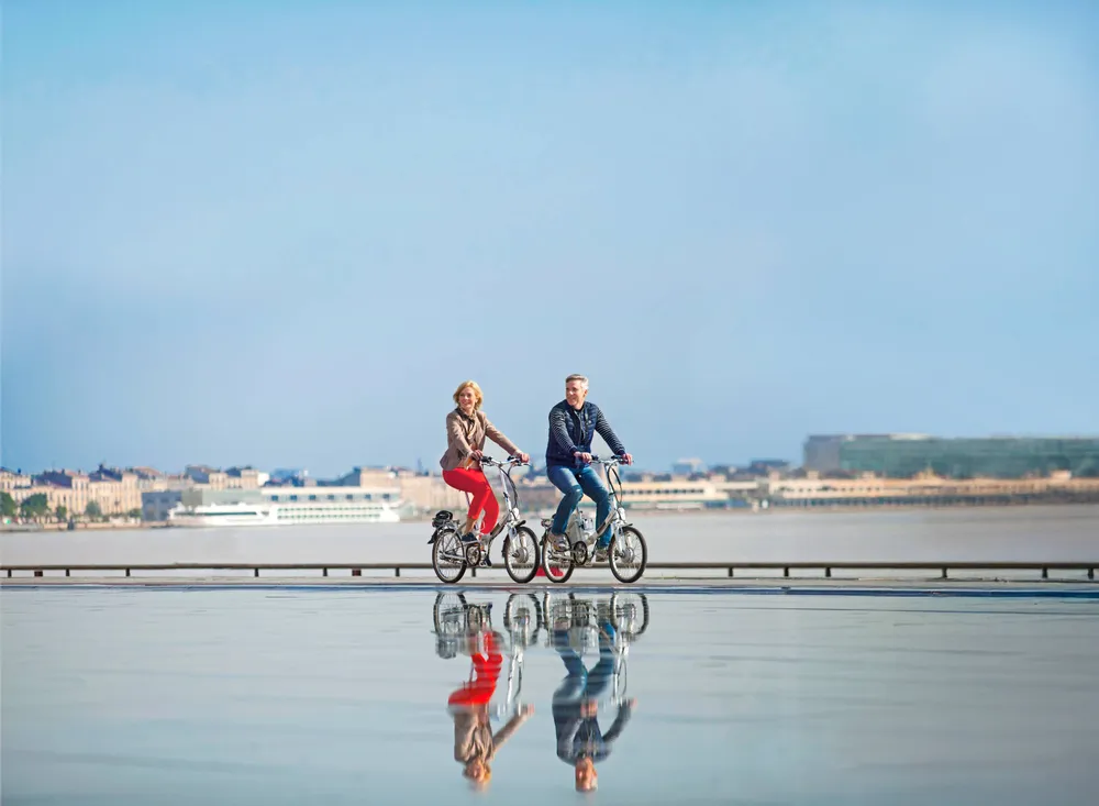 Guided bike tour along the Danube riverbank